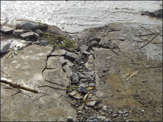 Slipway broken due to vessel bow impact